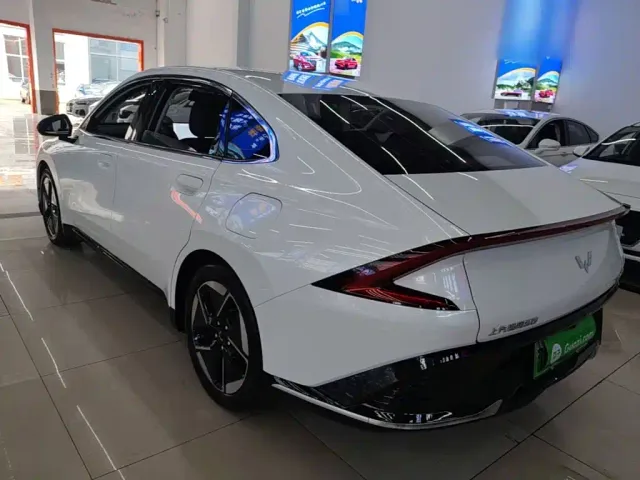 Wuling Starlight — Фото автомобиля 4