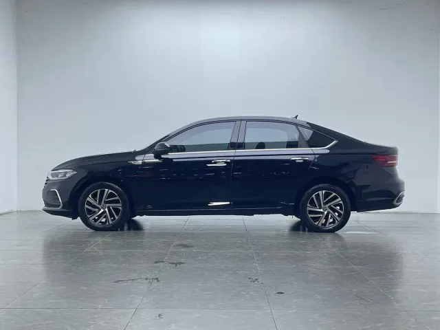 Volkswagen Lavida — Фото автомобиля 8