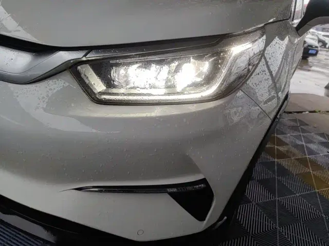 BYD Yuan Pro — Фото автомобиля 23