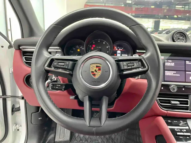 Porsche Macan — Фото автомобиля 15