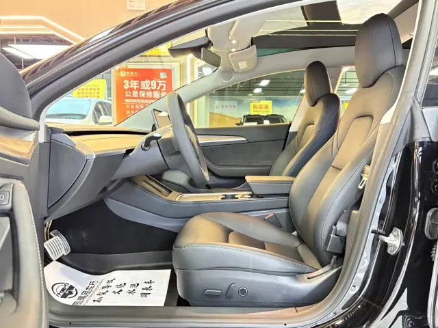 Tesla Model 3 — Фото автомобиля 9