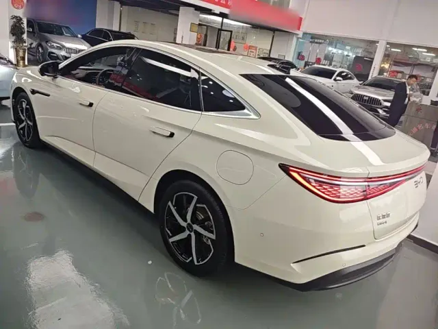 BYD Seal 07 DM-i — Фото автомобиля 4