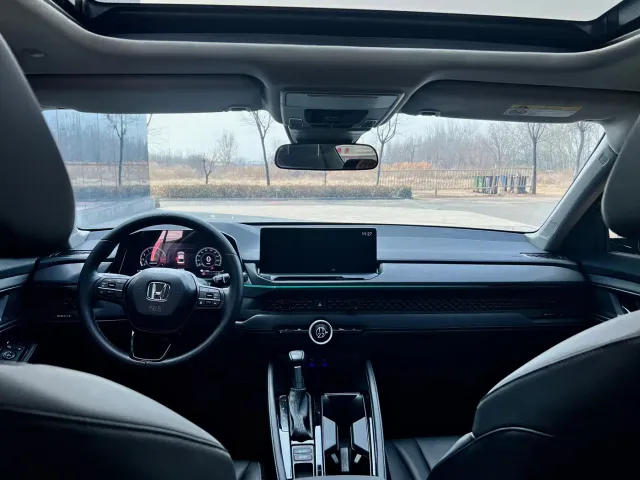 Honda Accord — Фото автомобиля 8