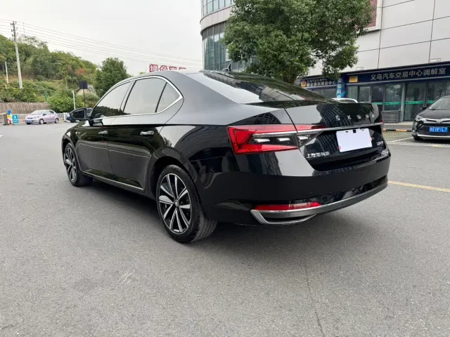 Skoda Superb — Фото автомобиля 7