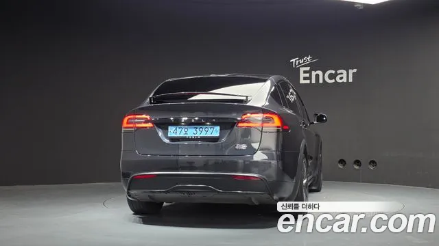 Tesla Model X — Фото автомобиля 4
