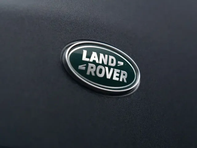 Land Rover Defender — Фото автомобиля 7