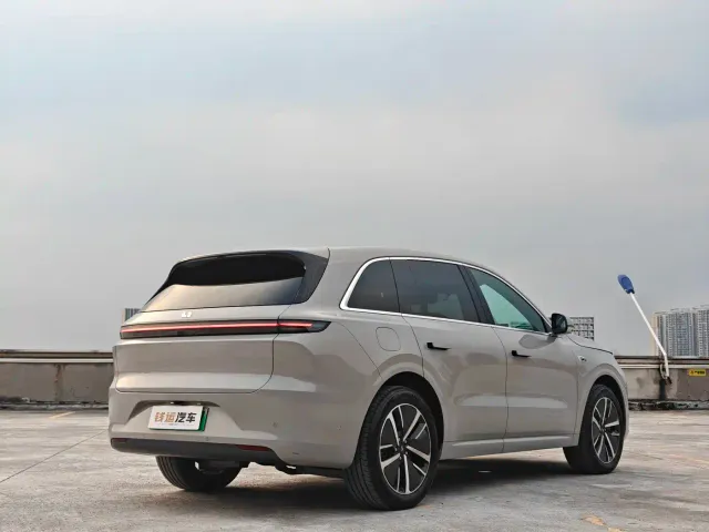 Li Auto L6 — Фото автомобиля 6