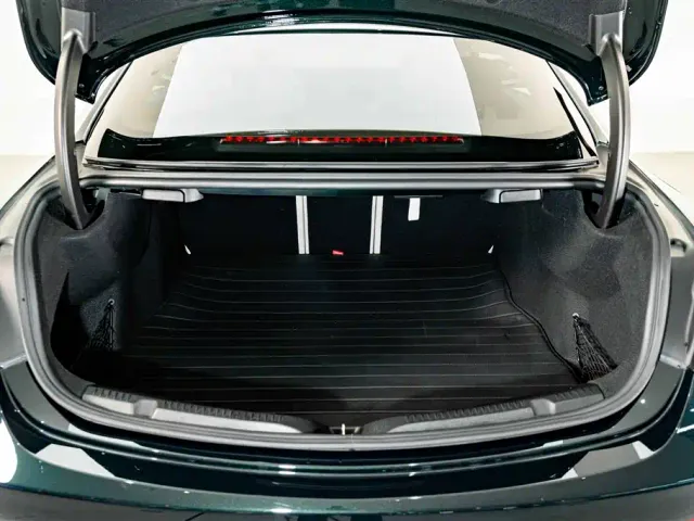 Mercedes-Benz E-Class — Фото автомобиля 23
