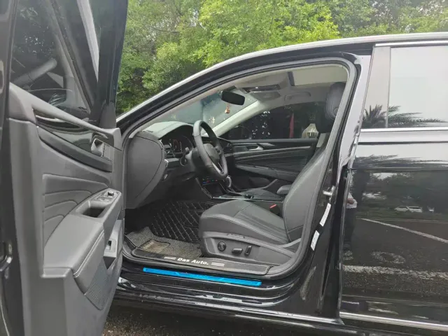 Volkswagen Passat — Фото автомобиля 4