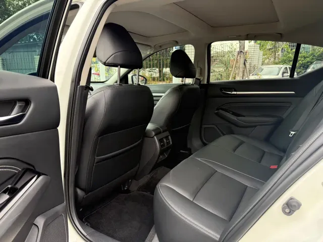 Nissan Teana — Фото автомобиля 5