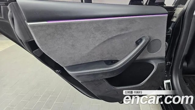 Tesla Model 3 — Фото автомобиля 14
