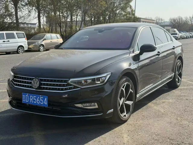 Фотография автомобиля — Volkswagen Magotan