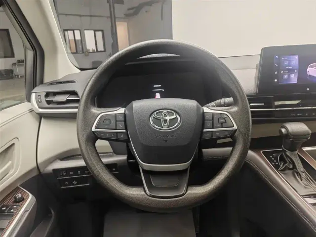 Toyota Granvia — Фото автомобиля 11