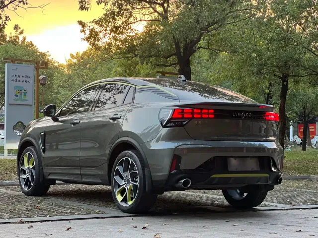 Lynk & Co 05 — Фото автомобиля 12