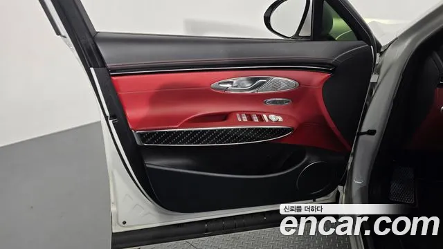 Genesis GV70 — Фото автомобиля 13