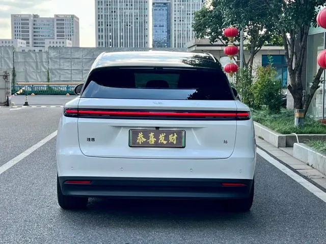 Li Auto i6 — Фото автомобиля 7