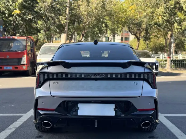 Lynk & Co 03 — Фото автомобиля 11