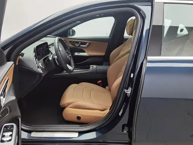 Mercedes-Benz E-Class — Фото автомобиля 10