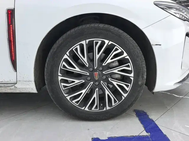 Hongqi H5 — Фото автомобиля 6
