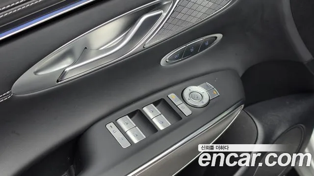 Genesis GV70 — Фото автомобиля 19
