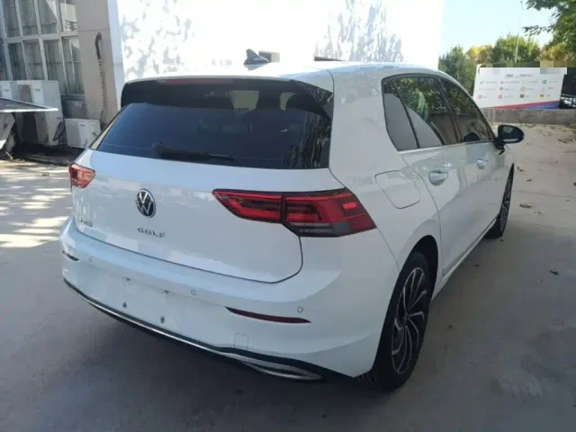 Volkswagen Golf — Фото автомобиля 6