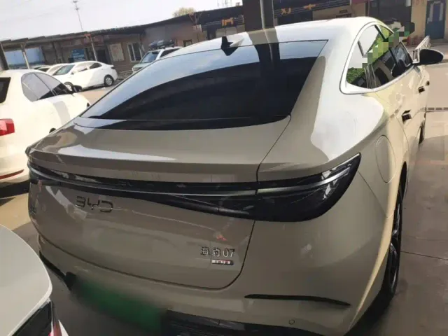 BYD Seal 07 DM-i — Фото автомобиля 5