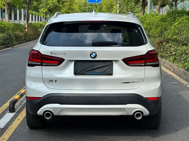 BMW X1 — Фото автомобиля 11