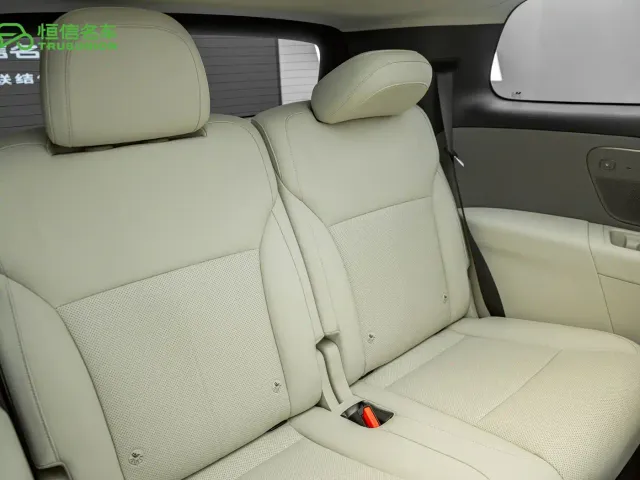 Li Auto i8 — Фото автомобиля 17