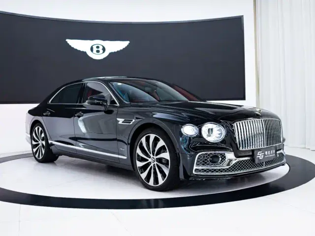 Bentley Flying Spur — Фото автомобиля 3