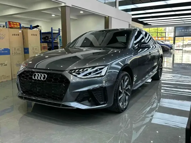 Фотография автомобиля — Audi A4L