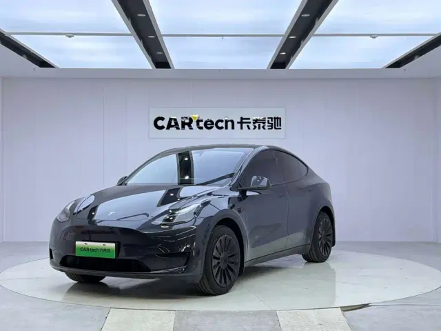 Фотография автомобиля — Tesla Model Y