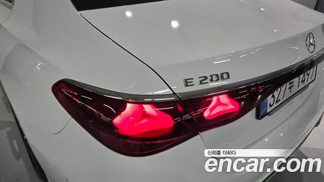 Mercedes-Benz E-Class — Фото автомобиля 13