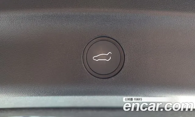 Tesla Model Y — Фото автомобиля 19