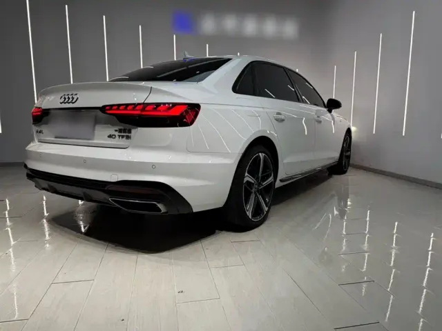 Audi A4L — Фото автомобиля 9