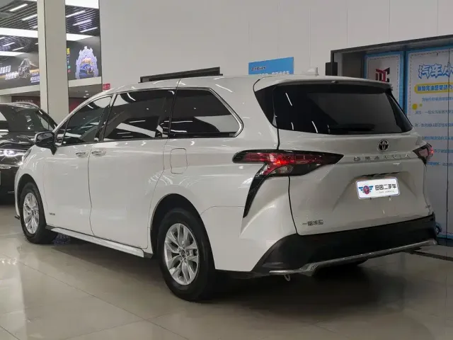 Toyota Granvia — Фото автомобиля 4