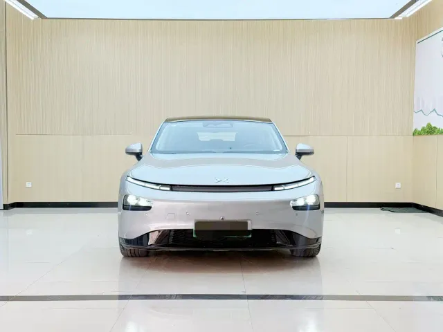 Xpeng P7 — Фото автомобиля 2