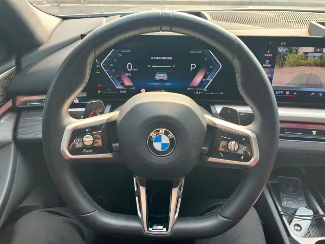BMW 5 Series — Фото автомобиля 27
