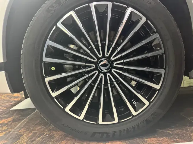 Dongfeng Aeolus L8 — Фото автомобиля 5
