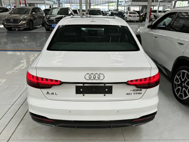 Audi A4L — Фото автомобиля 13