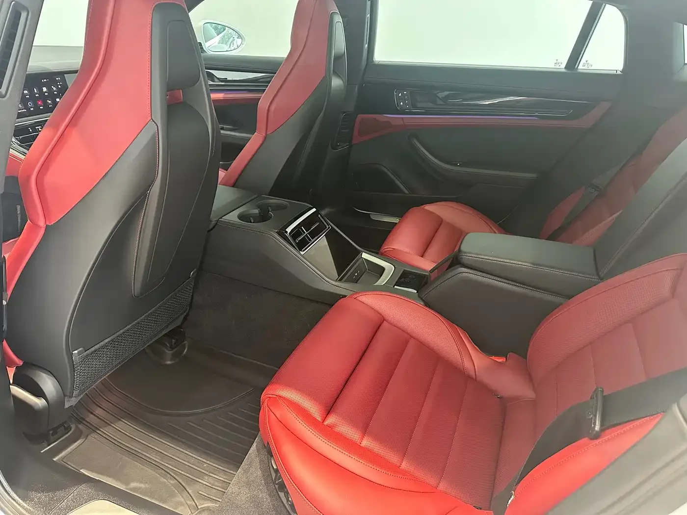 Porsche Panamera 2024 Panamera 4 Executive Long Wheelbase 2.9T — Фото автомобиля 8