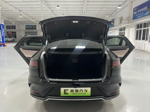 BYD Han — Фото автомобиля 15