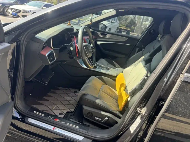 Audi A6L — Фото автомобиля 4