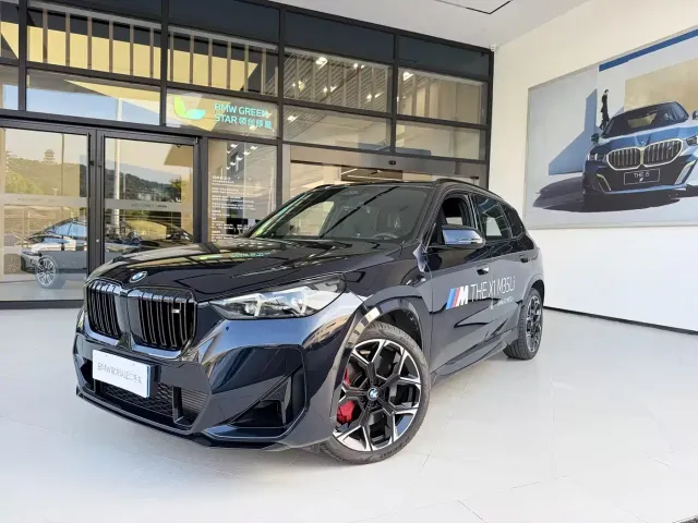 Фотография автомобиля — BMW X1