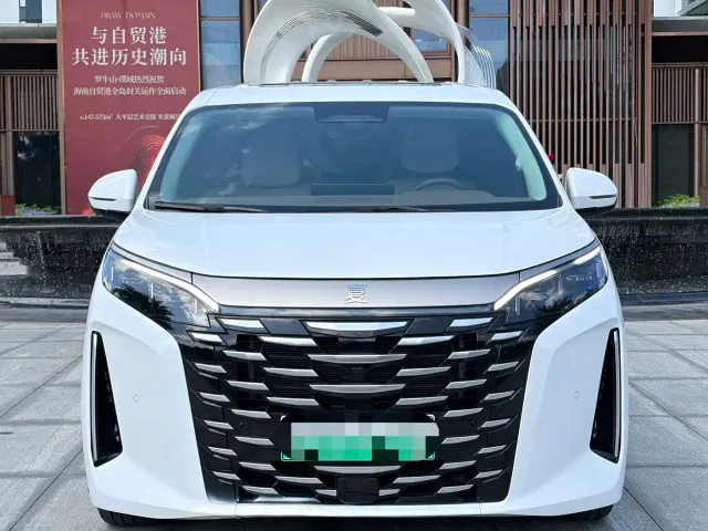 BYD Xia — Фото автомобиля 3