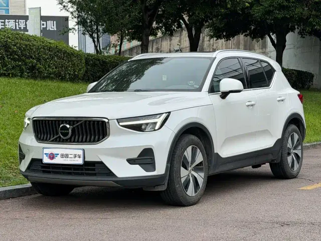 Фотография автомобиля — Volvo XC40