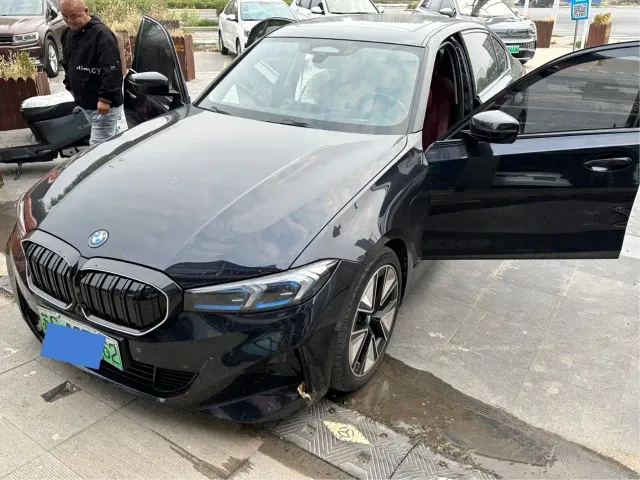 Фотография автомобиля — BMW i3