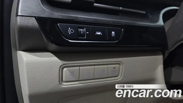 Kia Carnival Generation 4 — Фото автомобиля 14