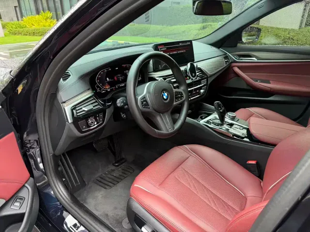BMW 5 Series — Фото автомобиля 4