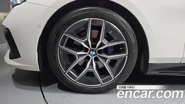 BMW 5 Series G60 — Фото автомобиля 5
