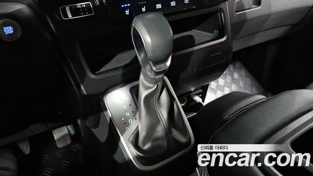 Hyundai Staria — Фото автомобиля 9